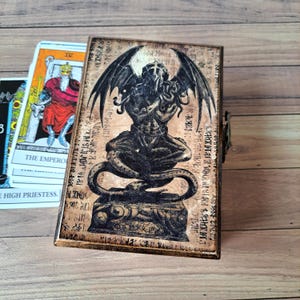 Gepersonaliseerde Сthulhu idool Tarotkaartdoos Houten aandenkendoos Hekserijdoos Tarotkaarthouder
