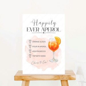 HAPPILY EVER Panneau de jeux de mots pour mariage APEROL, configuration Spritz Signature pour mariage esthétique, guide imprimable des cocktails pour la mariée, champagne pour les jeunes mariés