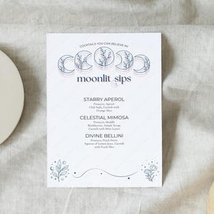 Moonlit Sips Bar Menü Vorlage, Celestial Drink Schild für Partys, mystische Blumen Cocktailliste, Mondphasen Getränkekarte, minimalistische Weinkarte