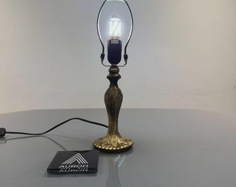 Table Lamp Base – Abstract Design 10-Inch Shade