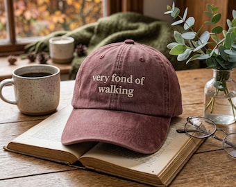 Gorra bordada "Muy aficionado a caminar", gorra de papá lavada, estética de senderismo, regalo para excursionistas, gorra de senderismo minimalista, gorra vintage desgastada