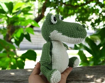 Huggy Gator Crochet Pattern | Beginner-Friendly Amigurumi (PDF)