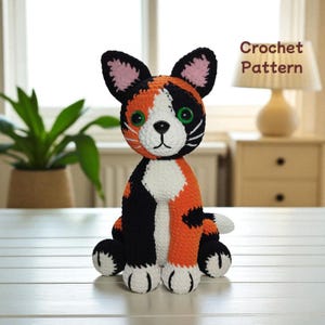 Häkelanleitung PDF Glückskatze, Amigurumi sitzende Katze Plüschtier, realistisches Kuscheltier Häkelmuster, digitale Datei