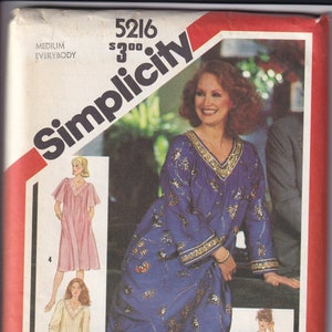 Vintage 1981 Simplicity 5216 UNCUT FF Sewing Pattern Misses' Pullover Caftan, Nightgown or Dress and Pajamas Size Medium Bust 36-39