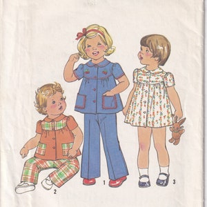ヴィンテージ 1977 シンプリシティ 7989 未カット 裁縫パターン 幼児、子供用 女の子用 ドレスまたはトップスとパンツ サイズ 1