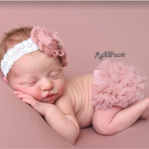 Baby Girl Headband and Ruffle Bum Bloomer Dusty Rose Set Baby Bloomers Newborn Infant Toddler Baby Girl Photo Set Baby Gift Bild 3