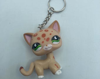 Littlest Pet Shop Hasbro LPS #852 Jungle Hangout Shorthair Cat Keychain Backpack Zipper Purse Chain 2" Tall Repurposed Toys Figural Figure