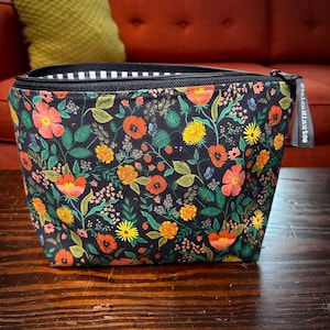 Bolsa para Projeto Floral de Outono MÉDIA: Bolsa com Zíper para Crochê e Tricô