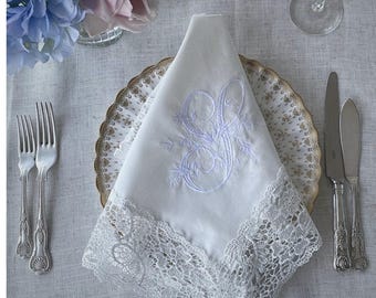 Len Monogramowany haftowany koronką antyczny pamiątkowy przedmiot