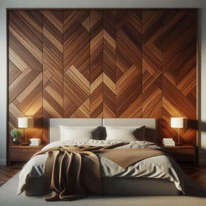 Puede incluir: Un dormitorio con una cabecera de madera con un patrón geométrico. La cama está hecha con ropa de cama blanca y una manta marrón. Dos mesitas de noche con lámparas están a cada lado de la cama.