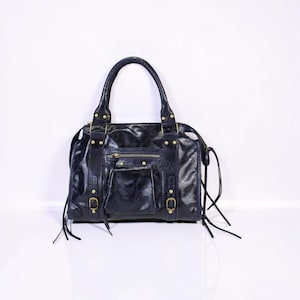 Bolsa grande em couro italiano azul meia-noite, bolsa de couro com efeito envelhecido, bolsa transversal boho feita à mão, bolsa de ombro de grife, bolsa de couro premium.