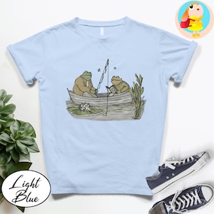 Retro Frog and Toad On Board T-shirt, Vintage Reading T-shirt, Cottagecore Shirt, Frog Graphic Tee, Librarian Gifts, Nature Lover