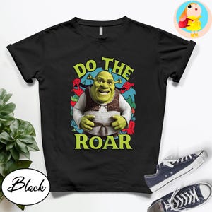 面白いシュレックTシャツ「Do The Roar」ミームシャツ レトロ漫画Tシャツ ドリームワークス パロディギフト ユニセックス オーガグラフィックTシャツ シュレック ミームシャツ ギフト