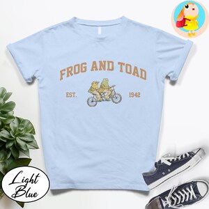 Retro Frog and Toad T-shirt, Vintage Reading T-shirt, Cottagecore Shirt, Frog Graphic Tee, Librarian Gifts, Nature Lover, Frog Shirt