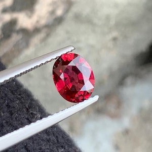 Natural Red Spinel 1.00 Carats, Burma Red Spinel Oval Shape - 7.18 x 5.63 x 3.20 MM for Jewelry | Loose Red Spinel | Red Spinel Jewelry
