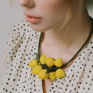 Citroen ketting. Het beste cadeau voor je vrouw, dochter, moeder, oma, vriendin of collega. Natuursieraden, esthetische sieraden. Citroensieraden