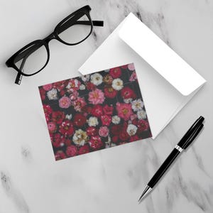 Tarjetas plegadas con flores de camelia