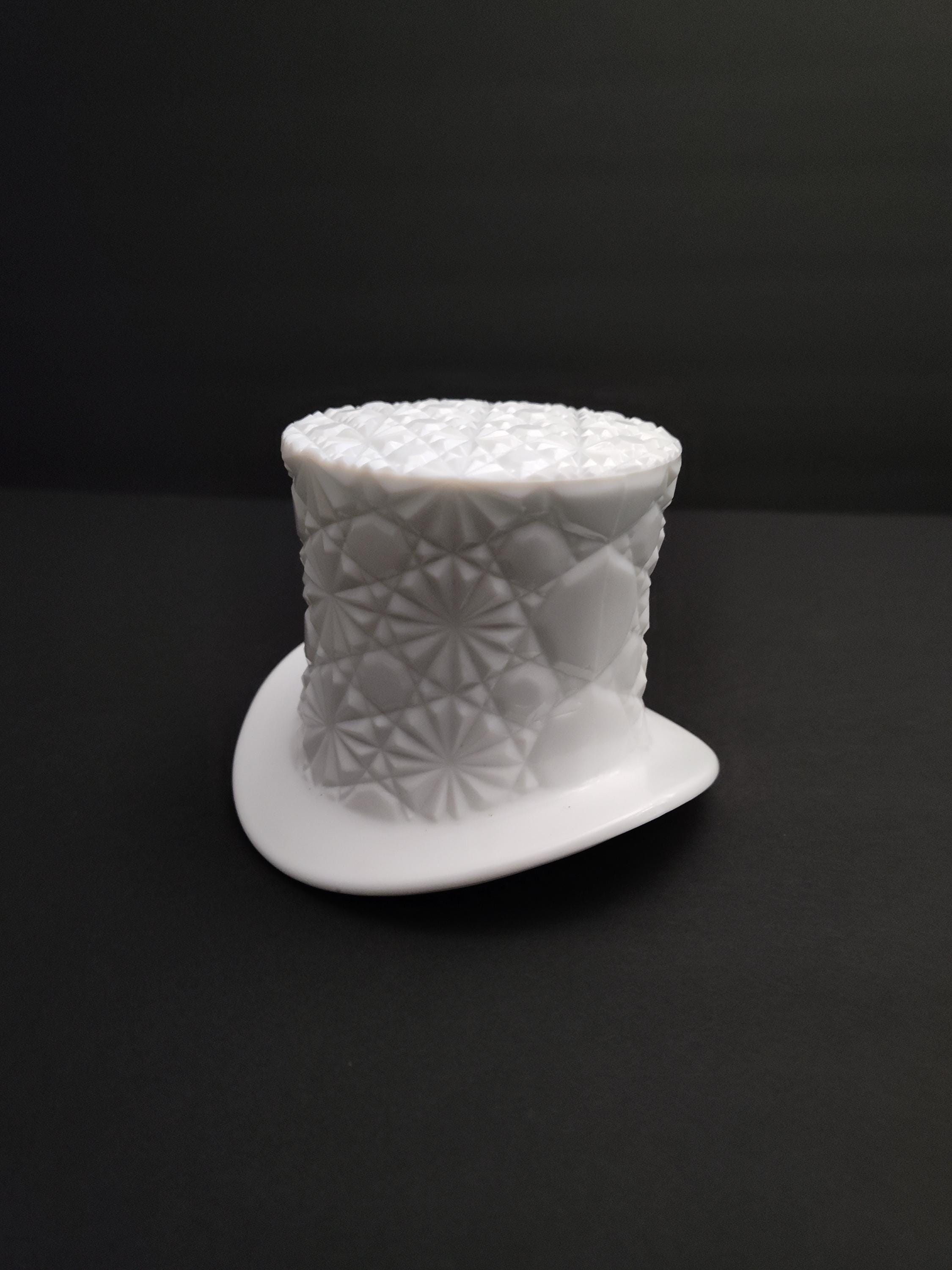 ヴィンテージ　Fenton フェントン　ビッグトップハット　ミルク　デイジー Fenton Large Milk Glass Top Hat Daisy & Button, 3.5