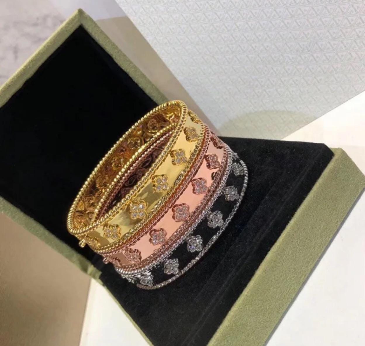 Van Cleef & Arpelsクローバー型黒バングル ゴールドメッキ Van Cleef & Arpels ブラック クローバー型 バングル