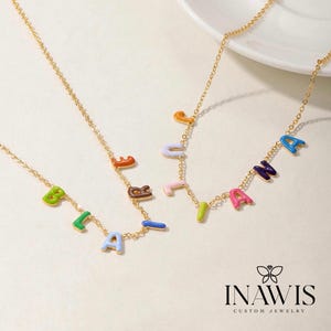 Collar con nombre esmaltado personalizado, collar para mujer, colgante con nombre con letras coloridas personalizadas, collar con letras esmaltadas como regalo, regalo de San Valentín