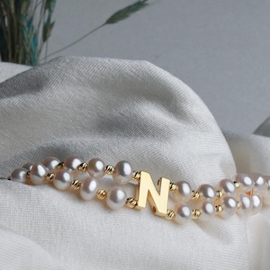 Pulsera de Perlas, Pulsera Personalizada, Joyería Personalizada, Regalo Elegante, Pulsera con Letras, Pulsera con Iniciales, Joyería Personalizada, Regalo para Mamá