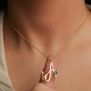 Collar con inicial de mariposa en plata de ley con piedra de nacimiento • Collar con letra personalizada como regalo para ella • Joyería personalizada para mujer