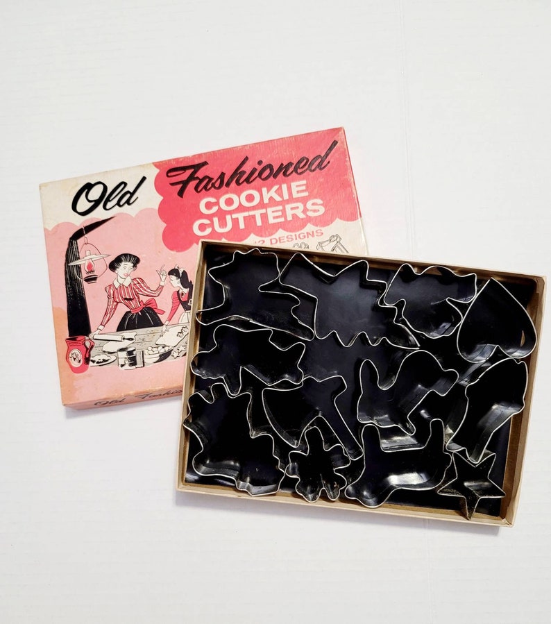 Vintage Old Fashion Cookie Cutters Set of 2 image 1