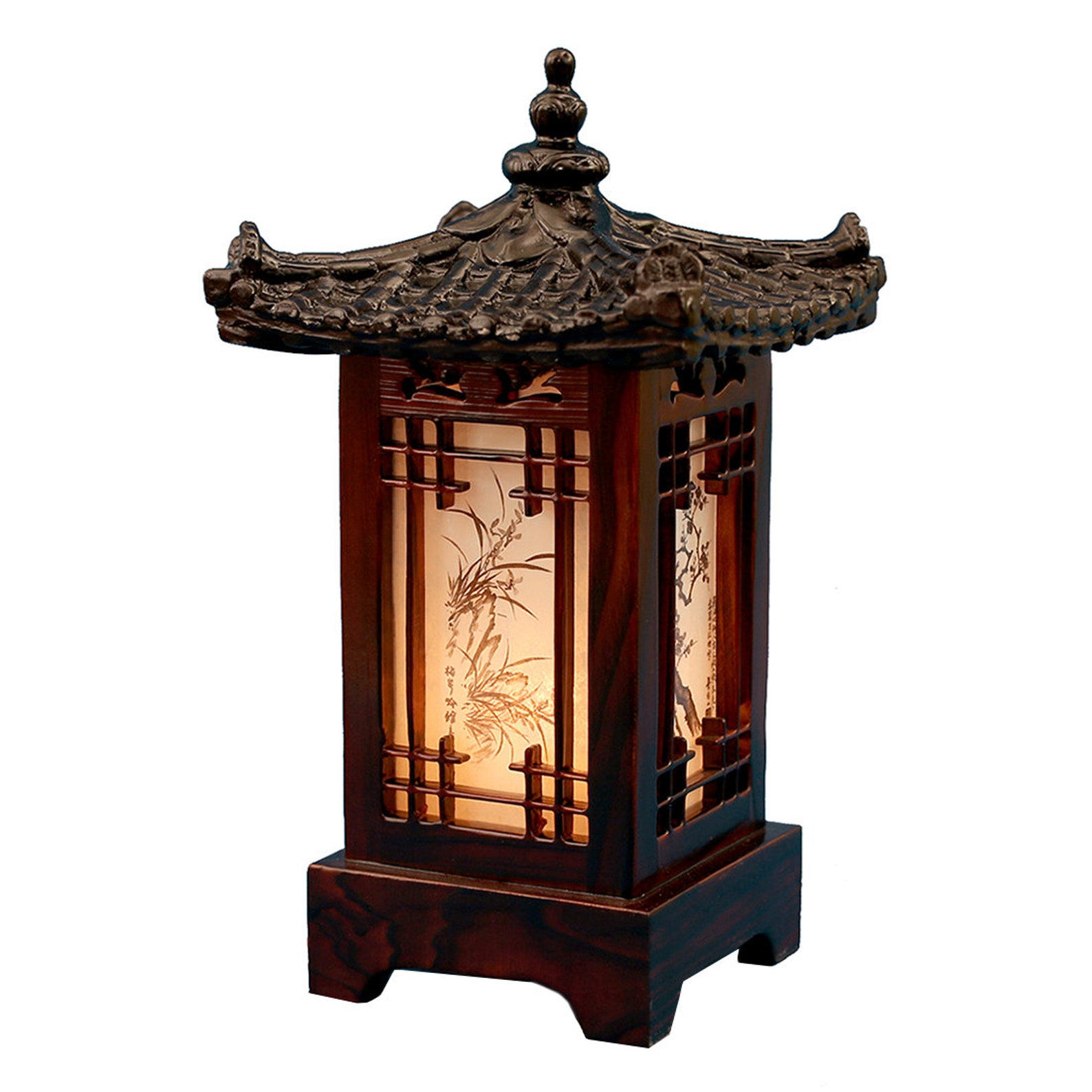 8 Ideas for Decorating Japandi Living Rooms 6 Carved Wood Lamp Shade Art