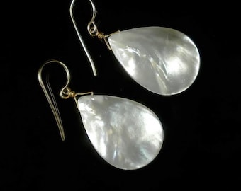 Mother of Pearl Earrings, White Earrings, White Dangle Earrings, White Drop Earrings, White Shell Earrings, MOP Earrings, Gold