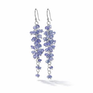 Pendientes Cascada de Tanzanita: Pendientes colgantes de plata de ley con diseño de cascada.