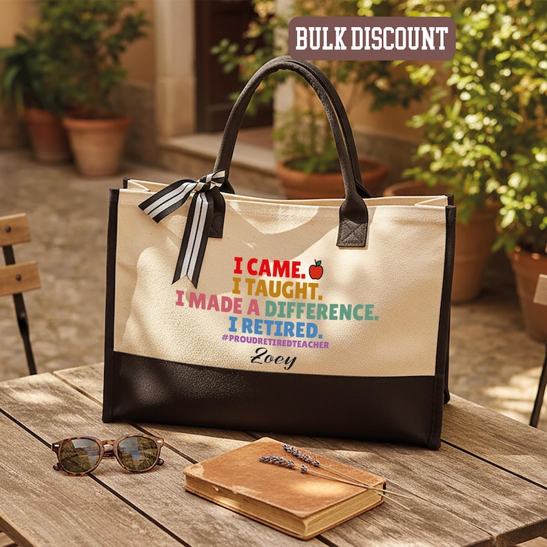 Bolso de mano personalizado para profesores jubilados, con el mensaje "Vine, enseñé, marqué la diferencia", ideal para regalar en la jubilación de un profesor. imagen 1