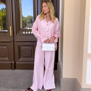 Romantischer Leinen Pyjama Set Frauen Rosa Leinen Pyjama Leinen Zwei Stück Set Leinen Hosen Pyjamas Linen Lounge wear Linen PJ Sets Braut PJS Brautpyjama