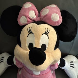 Peluche rosa de Minnie Mouse de Disney de 20 pulgadas, producto auténtico de Disney Store imagen 3
