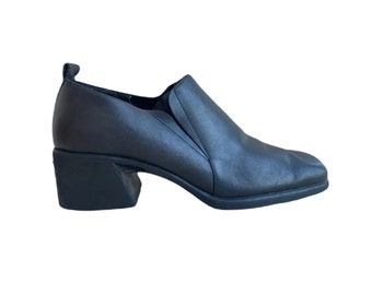 90s Chunky Shoes, Y2K Square Toe Block Heel Loafers. US 8.5