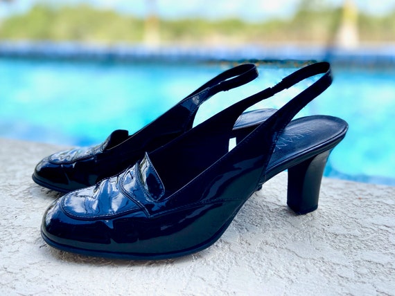 Closed Sling-back Loafer in Black