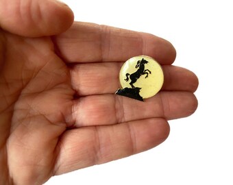 Decorative Western Aesthetic Pin, Vintage Horse Lover Gift Pin, Wild Mustang 80s Pin Badge.