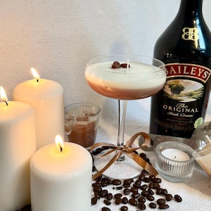 Vanilla Espresso Martini Candle - Handmade Soy Wax Cocktail Candle - Coffee Scented Candle - Unique Gift for Coffee Lovers & Home Decor