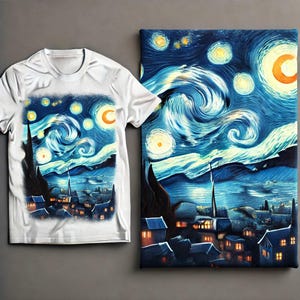 Könnte beinhalten: Ein weißes T-Shirt mit einem Druck von Vincent van Goghs Gemälde "Sternennacht". Das Gemälde zeigt einen wirbelnden Nachthimmel mit Sternen und einem Dorf im Vordergrund.
