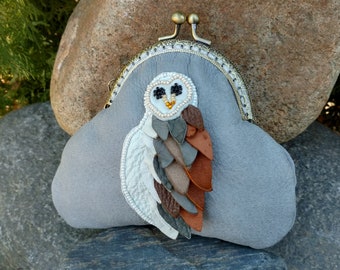 Barn Owl Leather Clutch Purse ~ Genuine Gray Deerskin ~ Kiss Lock Snap Clasp Change Coin Jewelry Pouch ~ Beaded ~ Beadwork~ Bird Feathers