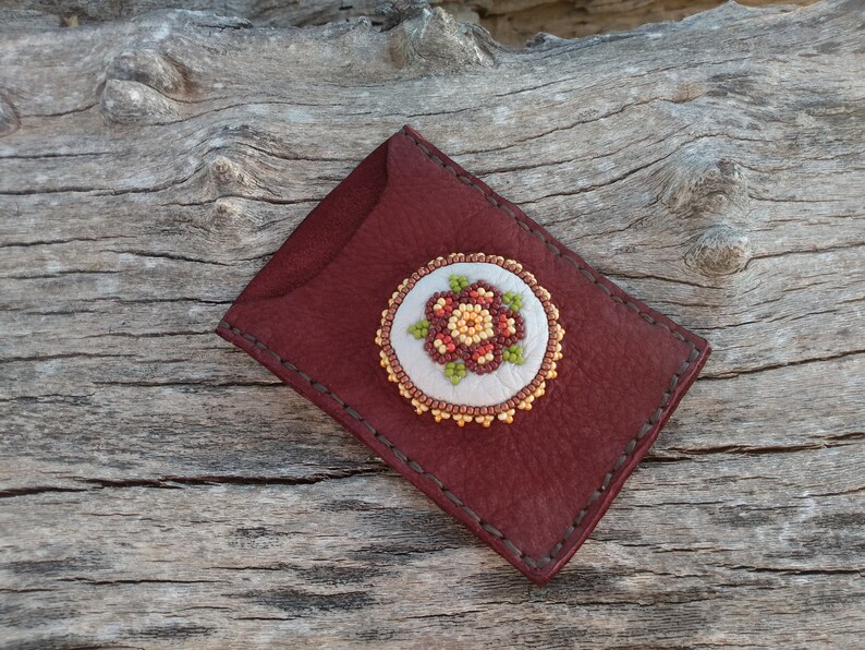 Beadwork Floral Cream Genuine Brown Deerskin Beaded Flower Women/'s Wallet Compact Business Card Credit Or Gift Card Leather Card Holder