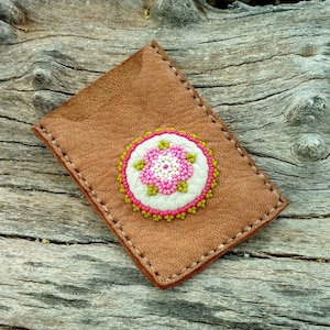 Titular de la tarjeta de cuero, flor de abalorios Piel de ciervo genuina, Tarjeta de visita Tarjeta de crédito Regalo Cartera de mujer simple Monederos pequeños y compactos Bolsos Abalorios