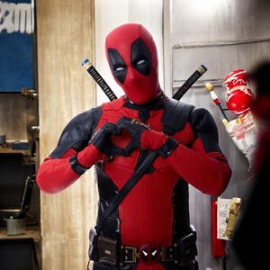 デッドプール　コスプレ 7月に向けて、俺のデッドプールのコスプレは準備万端！ LFG! : r