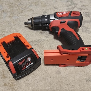 Milwaukee M18 tool and battery mounts