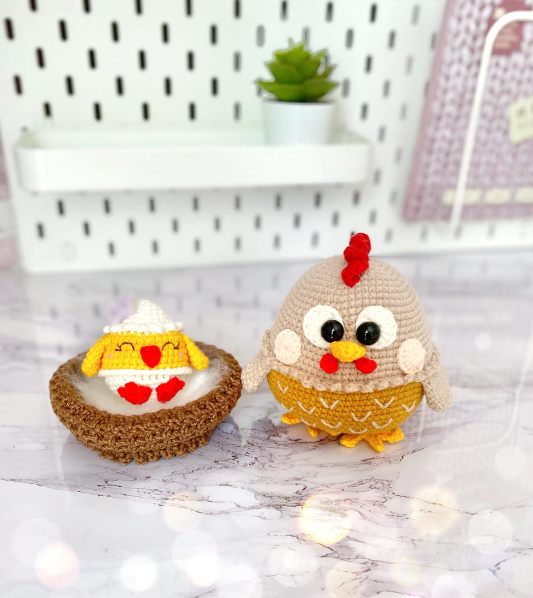 Modèle de poulet de Pâques au crochet : poussin et oeuf amigurumi ...