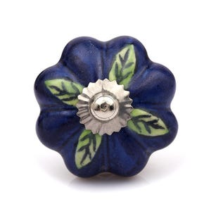 Handgeschilderde blauwe keramische bloemenknop | Vintage stijl ladehendel | Boho kasthardware