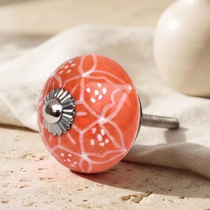 Tirador de cajón de cerámica naranja - Pomo de armario floral pintado a mano de estilo bohemio