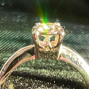 Vintage Diamant-Verlobungsring mit altem europäischen Schliff. Preisschnitt