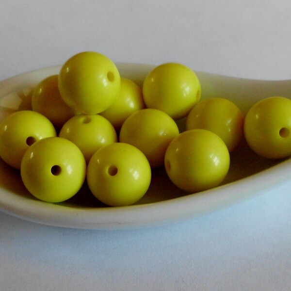 Vintage Lucite beads- Bright Lemon Yellow -1960's Japanese -11.5 mm