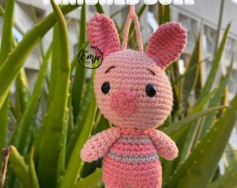 Handmade Piglet-Inspired Amigurumi Keychain Cute Crochet Pink Pig Plush Bag Charm