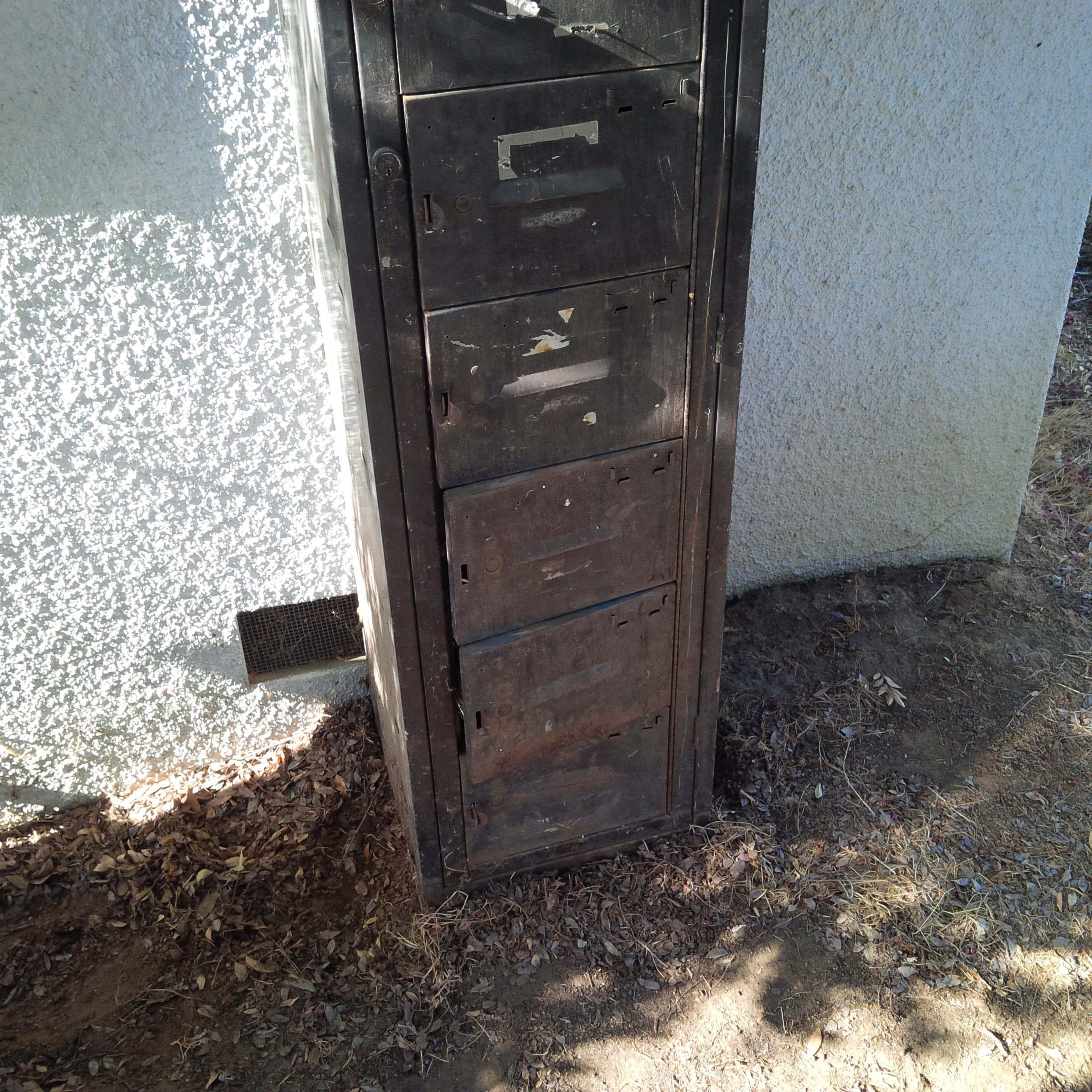 CA Local Pick up Available // Vintage Black Metal Locker 10 Compartment //  School Gym Cabinets // Rust & Damage - Etsy